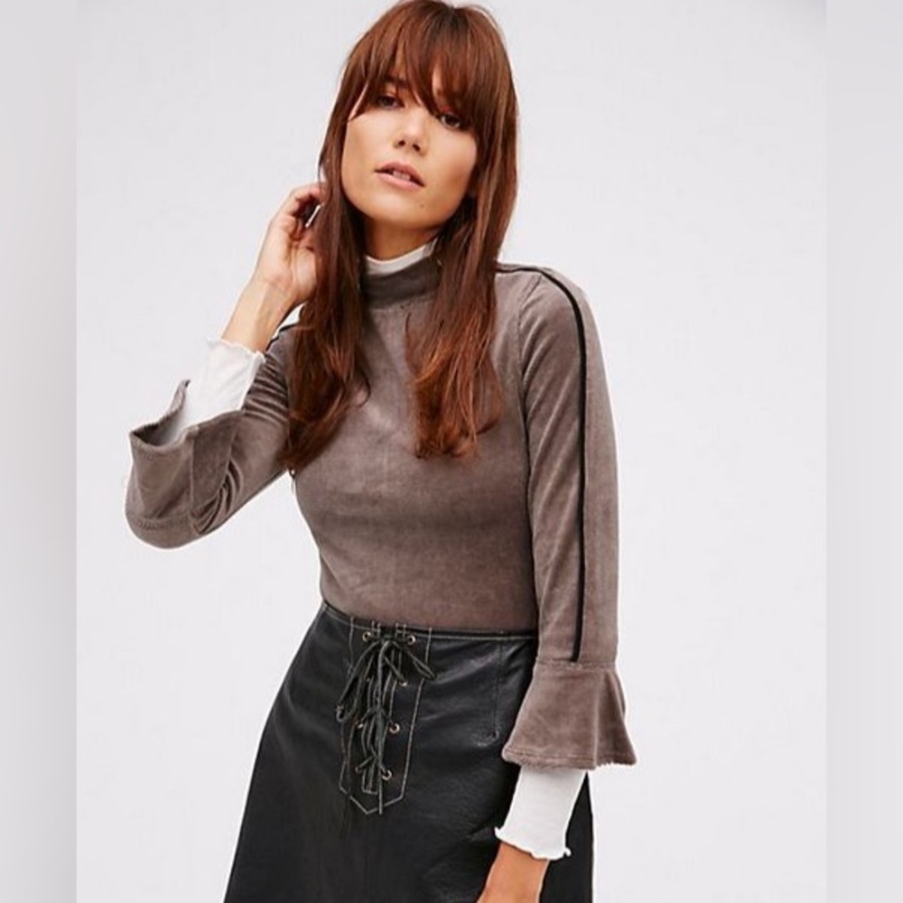 Free People Zoe Tee in Gray Brown, Size Small